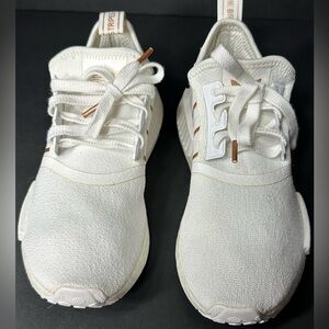 White Athletic Sneakers Adidas size 7 pre owned Exellent conditions